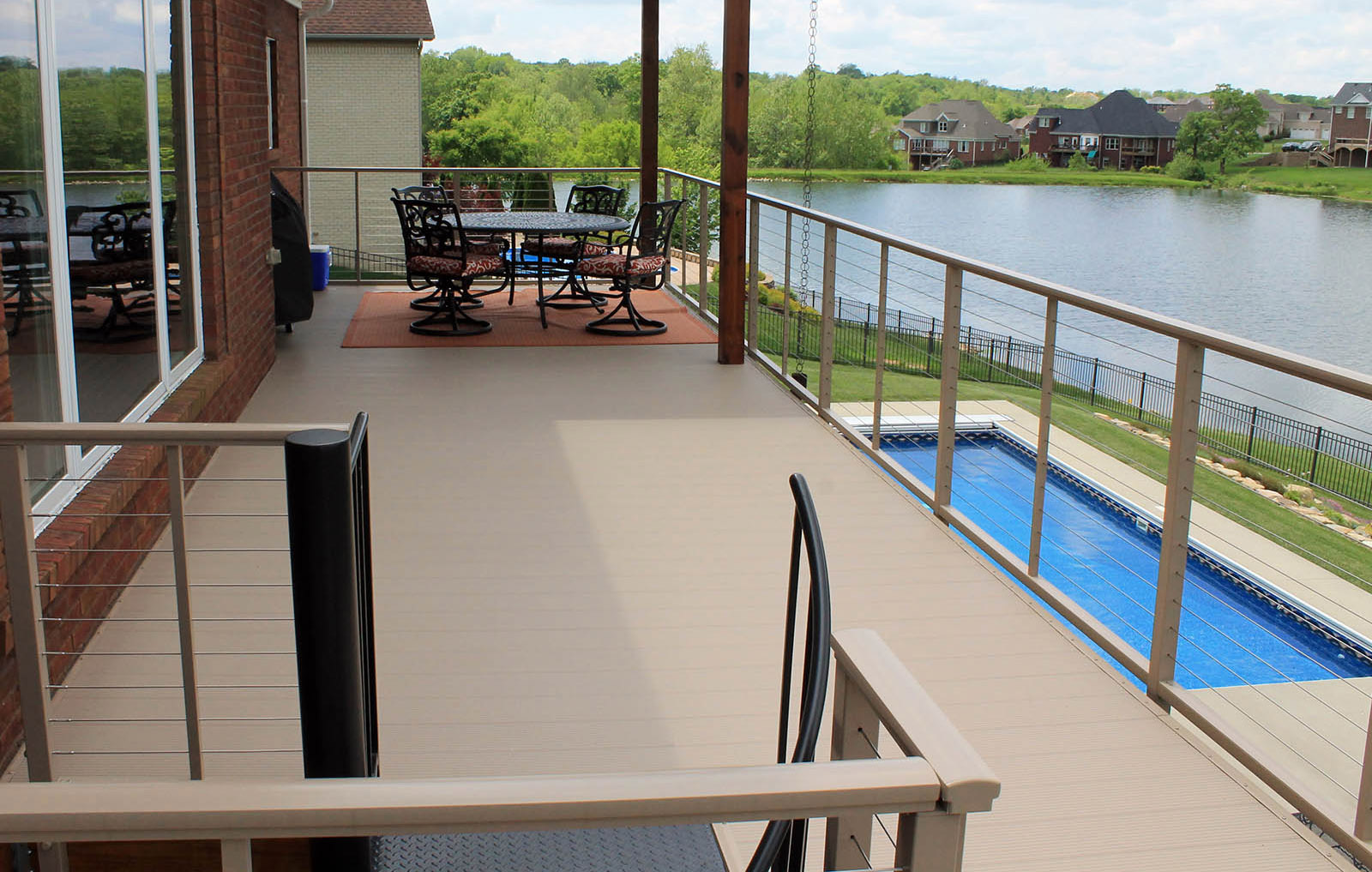 LockDry waterproof aluminum decking with cable rails